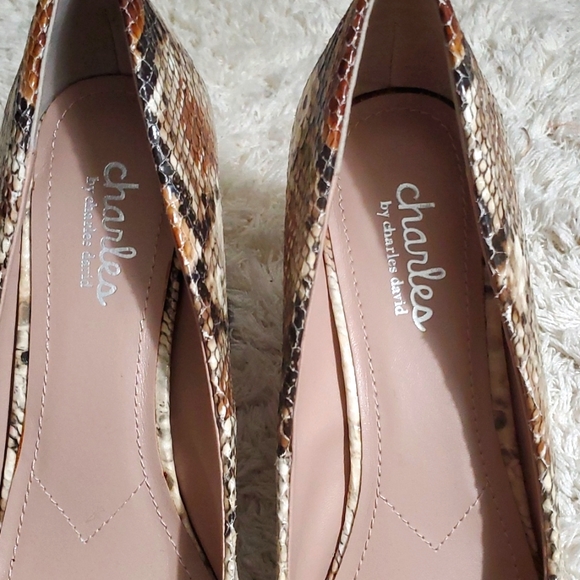 Charles David chunky heeled snake print shoes - Picture 4 of 8